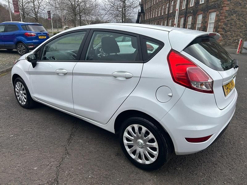 Usado Ford Fiesta Style 82 HP (60 kW) 2013 Branco Citadino