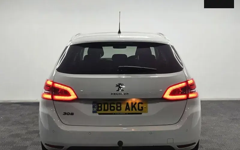 Used Peugeot 308 SW Allure 131 HP (96 kW) 2020 Estate