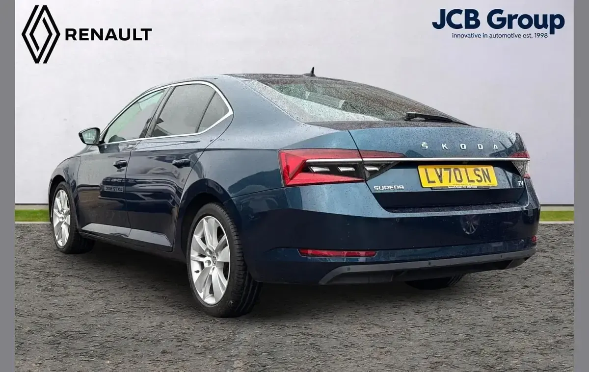 Used Skoda Superb SE L 214 HP (157 kW) 2020 Blue Hatchback