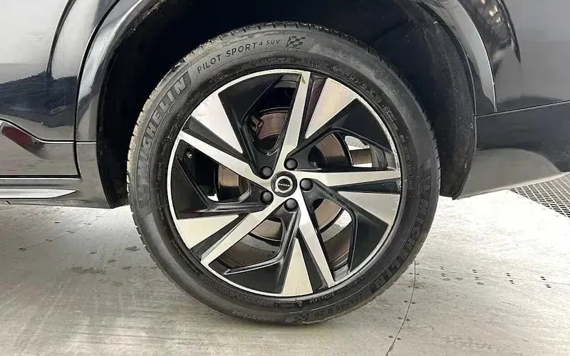 Used Volvo XC90 R-Design 235 HP (172 kW) 2021 SUV