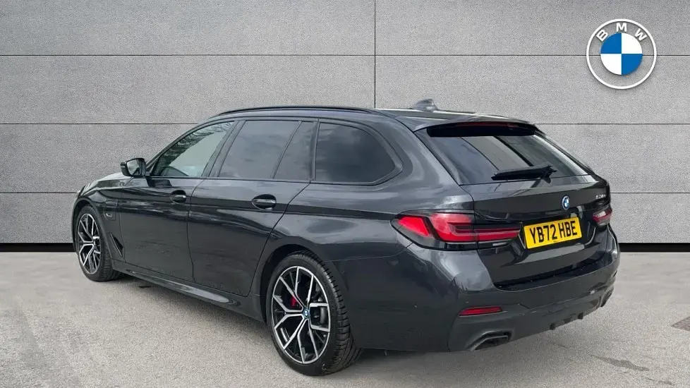 Usado BMW 530e M Sport 288 HP (211 kW) 2022 Cinzento Carrinha