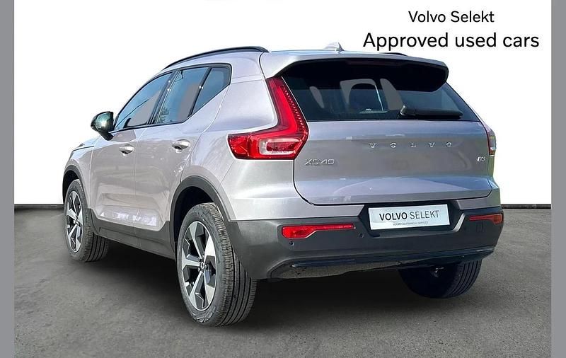 New Volvo XC40 Plus 161 HP (118 kW) 2026 Black SUV