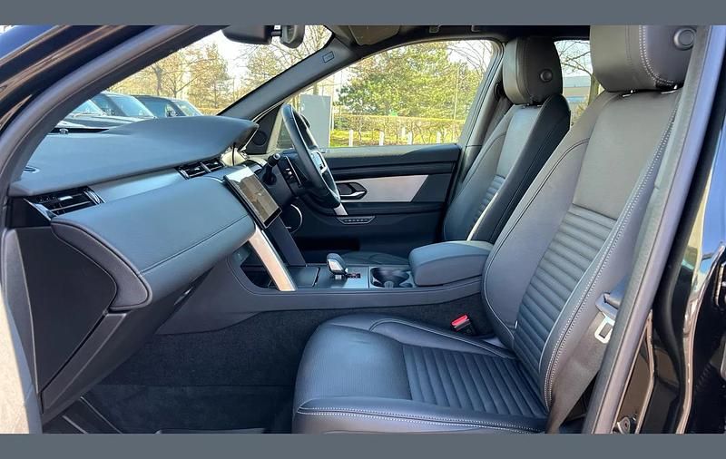 Used Land Rover Discovery Sport SE Dynamic 265 HP (194 kW) 2025 Black SUV