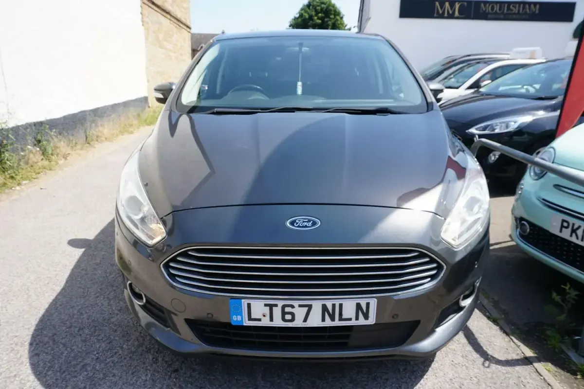 Used Ford S-MAX Zetec 2017 Grey MPV