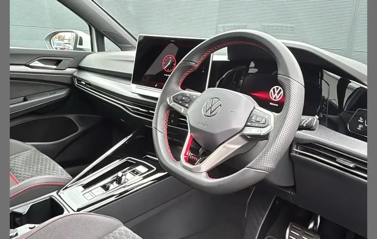 Used VW Golf VIII GTI Clubsport 300 HP (220 kW) 2025 White Hatchback