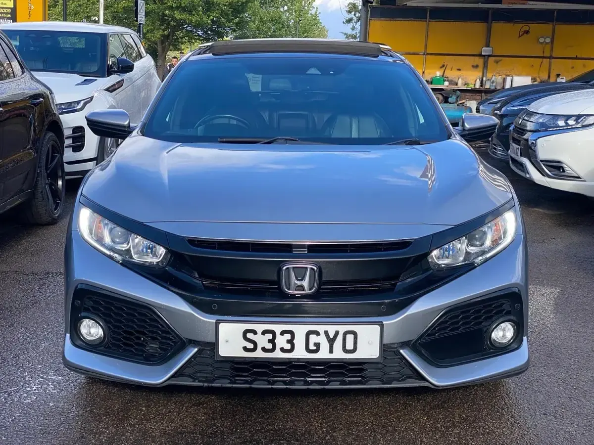 Used Honda Civic EX 129 HP (94 kW) 2017 Silver Hatchback