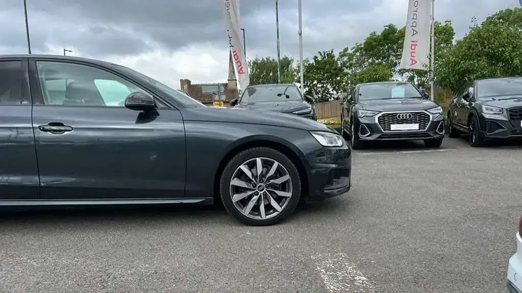 Used Audi A4 Sport 150 HP (110 kW) 2022 Grey Sedan