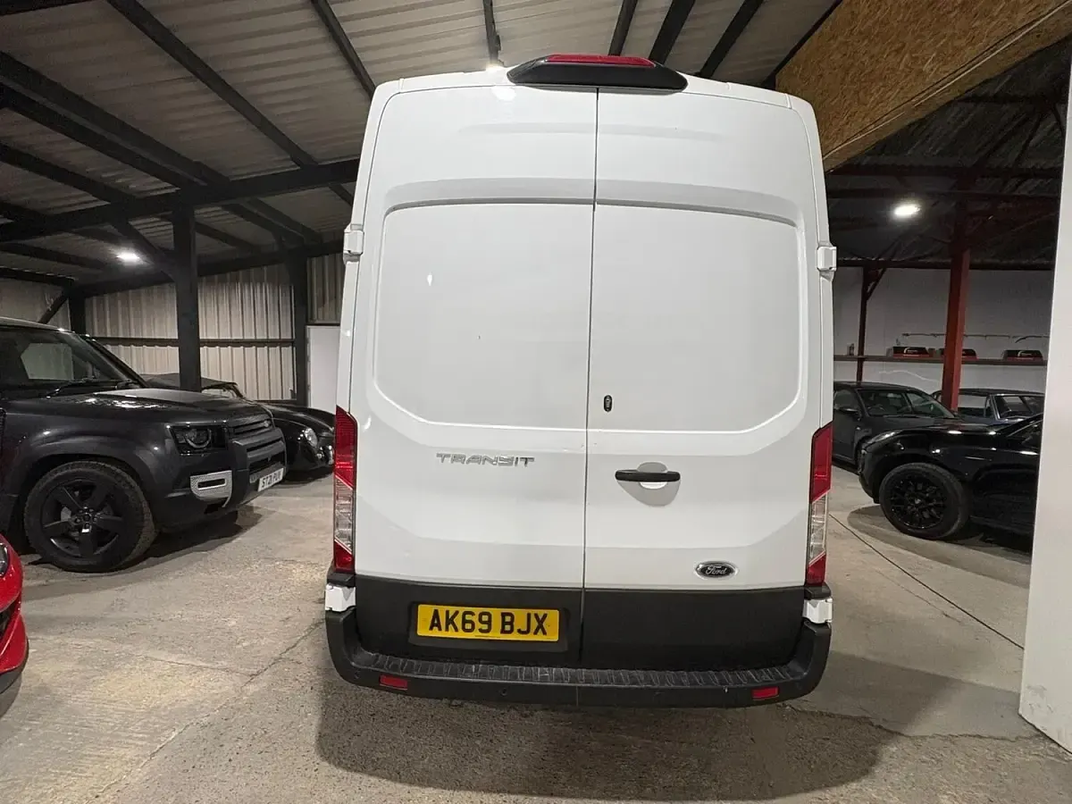 Used Ford Transit Trend 170 HP (125 kW) 2019 White Van