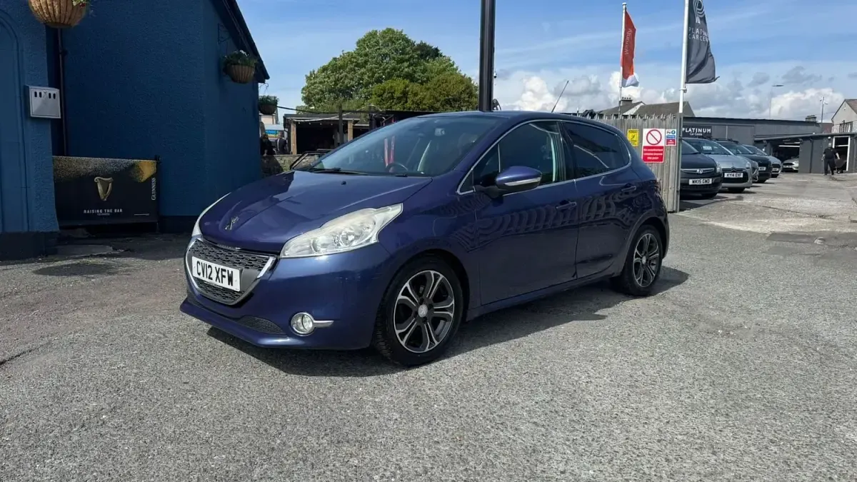 Used Peugeot 208 Allure 115 HP (84 kW) 2012 Blue Hatchback