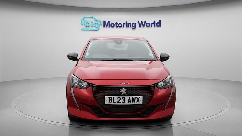 Used Peugeot e-208 Allure+ 100 kW (136 HP) 2023 Hatchback