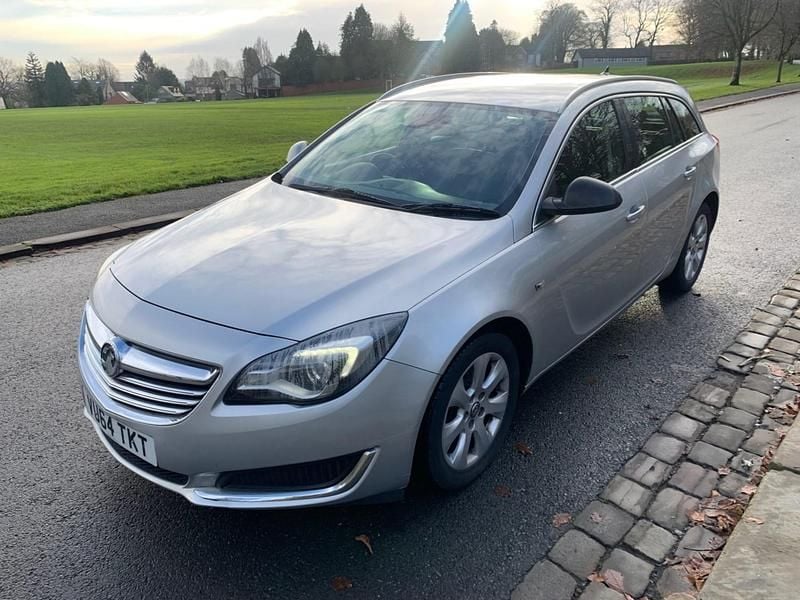 Used Vauxhall Insignia 140 HP (102 kW) 2014 Silver Estate
