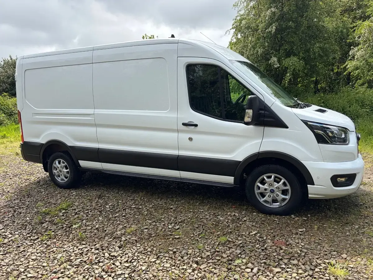 Used Ford Transit Limited 130 HP (95 kW) 2022 White Van