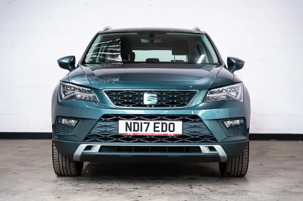 Usado Seat Ateca Ecomotive 115 HP (84 kW) 2017 Cinzento SUV