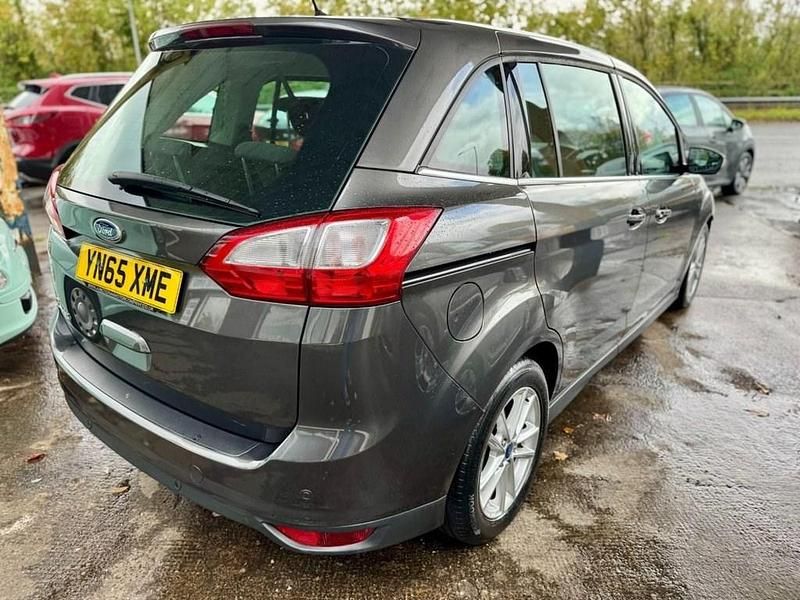 Used Ford Grand C-Max Zetec 120 HP (88 kW) 2015 Grey MPV