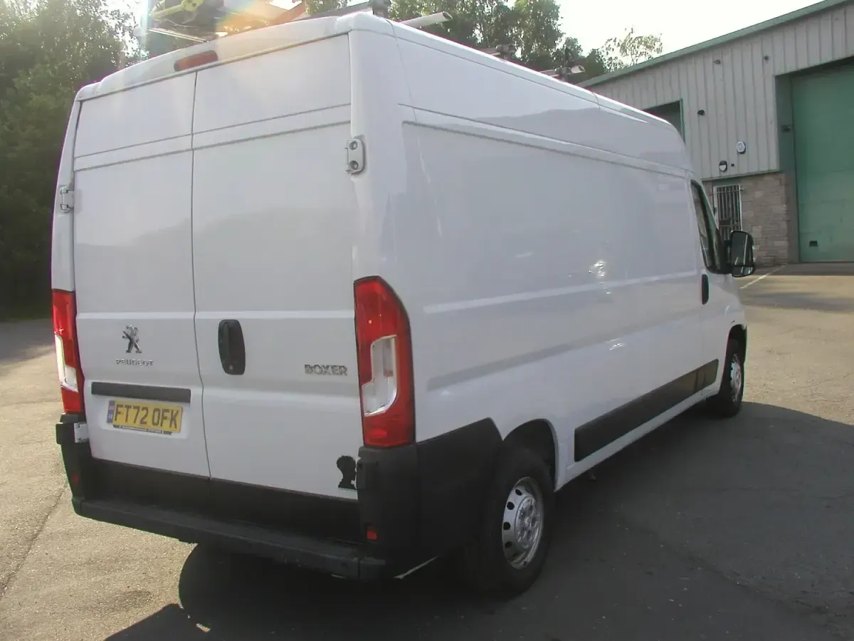 Used Peugeot Boxer Premium 140 HP (102 kW) 2023 White Van