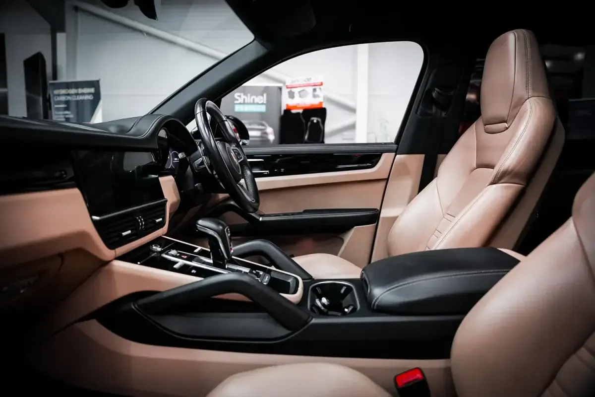 Begagnad Porsche Cayenne 440 HK (323 kW) 2018 Svart SUV