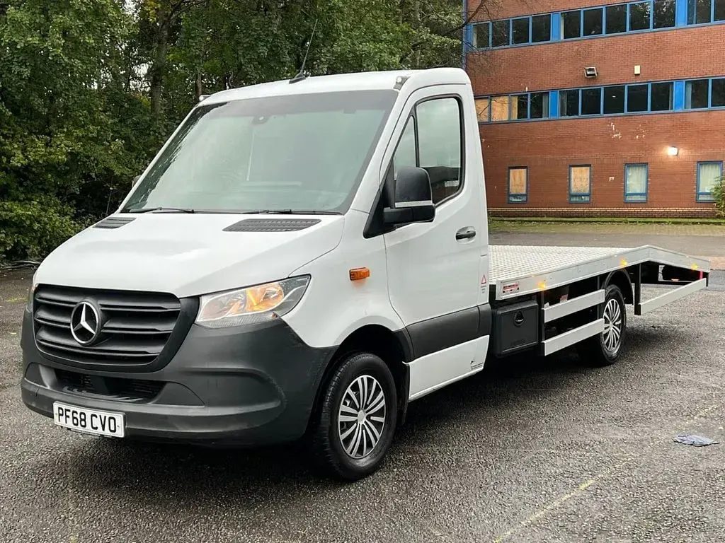 Used Mercedes Sprinter 141 HP (103 kW) 2019 White Van