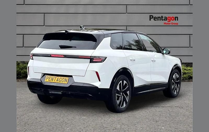Used Vauxhall Grandland 156 kW (213 HP) 2025 White SUV