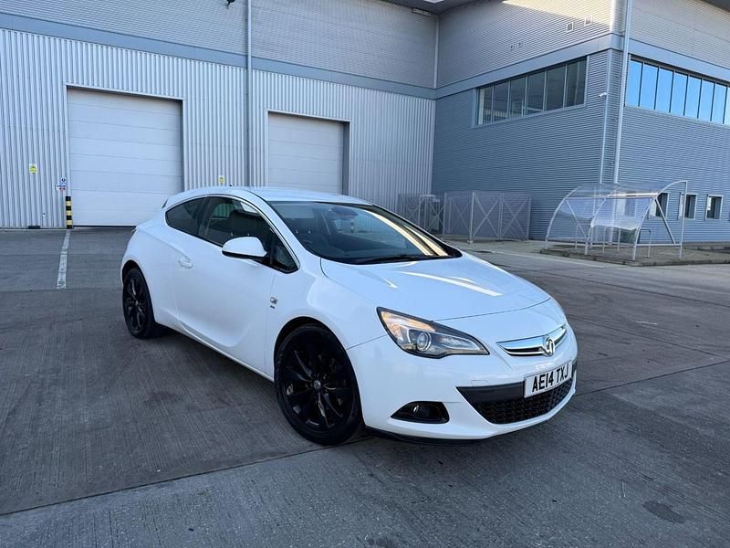 White Used 2014 Vauxhall Astra GTC SRi Hatchback | £3,995 (Fair price) - Image 1/4