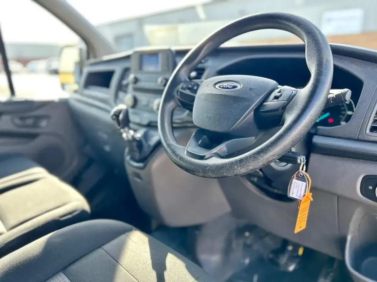 Used Ford Transit Custom 105 HP (77 kW) 2021 White Van