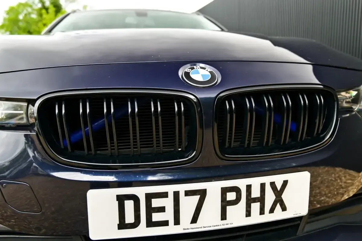 Usado BMW 320 Efficient Dynamics 2017 Azul Familiar