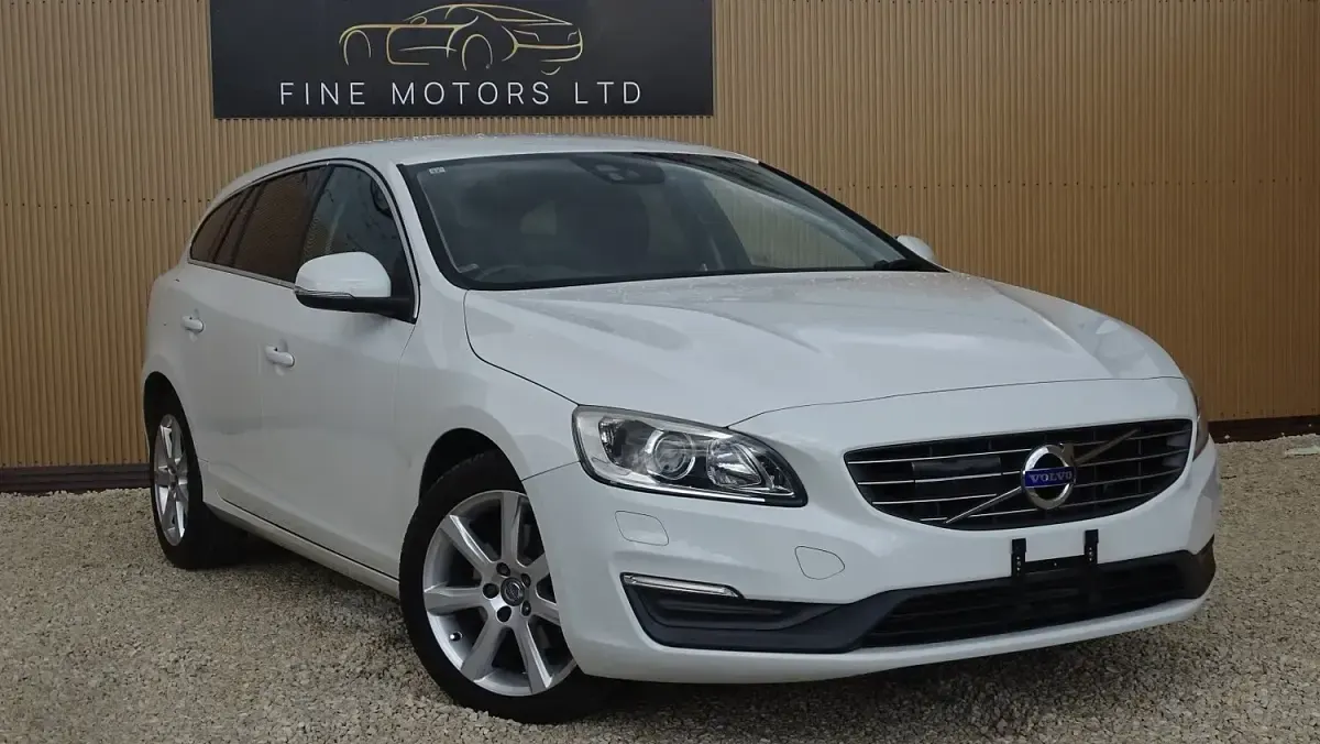 Used Volvo V60 SE Lux 2015 White Estate