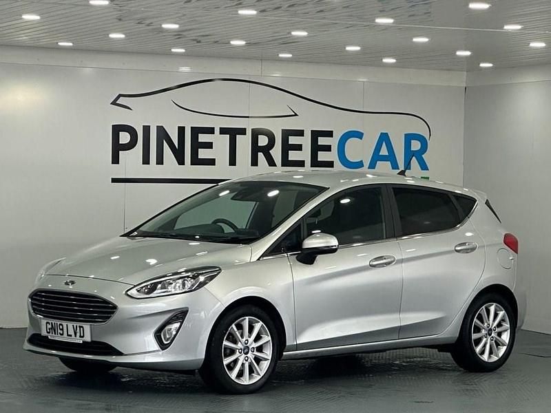 Used Ford Fiesta Titanium 100 HP (73 kW) 2019 Silver Hatchback