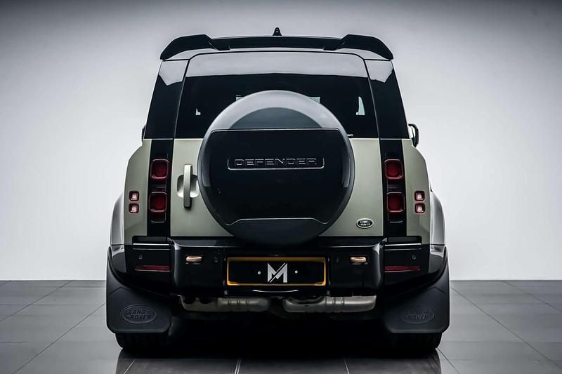 Used Land Rover Defender Dynamic 250 HP (183 kW) 2021 Green SUV