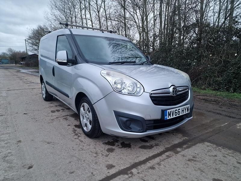 Used Vauxhall Combo Sportive 90 HP (66 kW) 2016 Silver Van