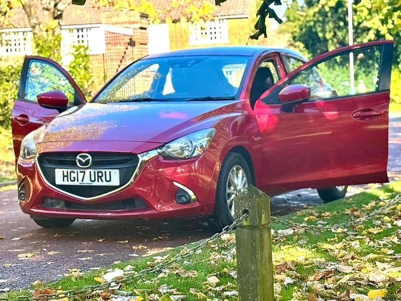 Usado Mazda 2 2017 Vermelho Citadino