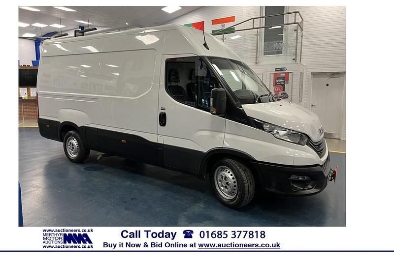 White Used 2023 Iveco Daily Van | £12,210 (Super price) - Image 1/4
