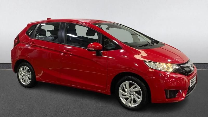 Used Honda Jazz SE 102 HP (75 kW) 2016 Red Hatchback