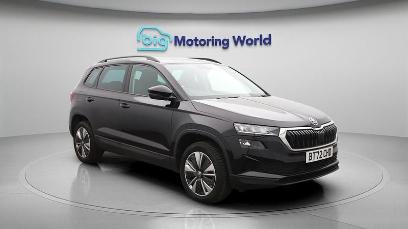 Black Used 2022 Skoda Karoq SE Drive SUV | £15,740 (Fair price) - Image 1/4