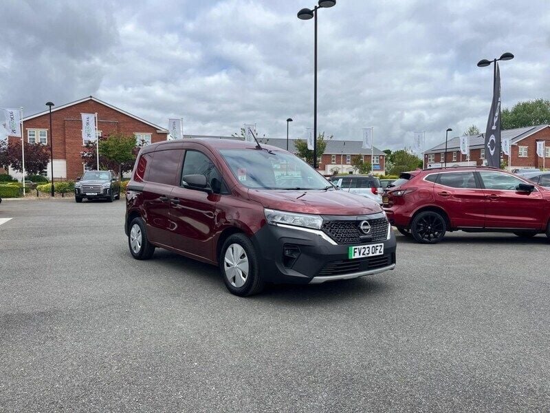 Red Used 2023 Nissan Townstar Acenta MPV | £13,995 (Fair price) - Image 1/4