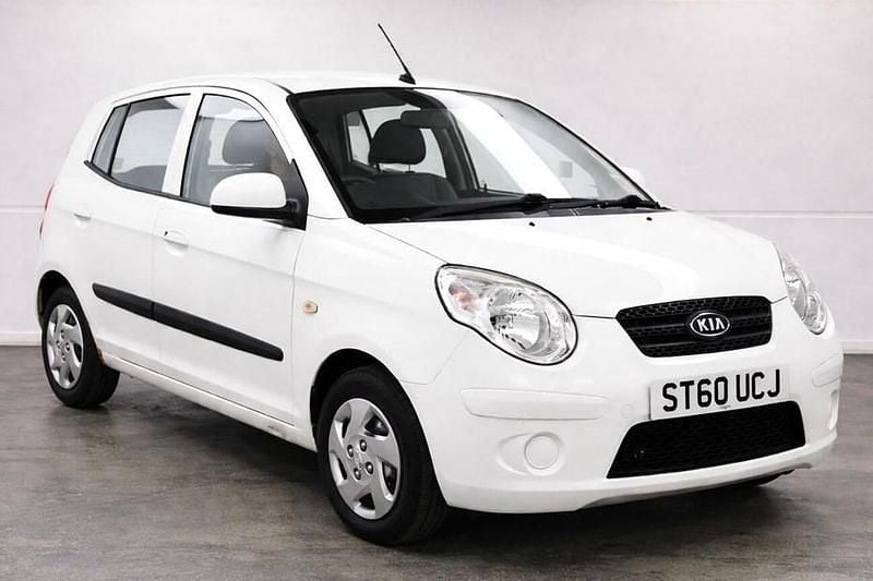 Used Kia Picanto 60 HP (44 kW) 2011 White Hatchback