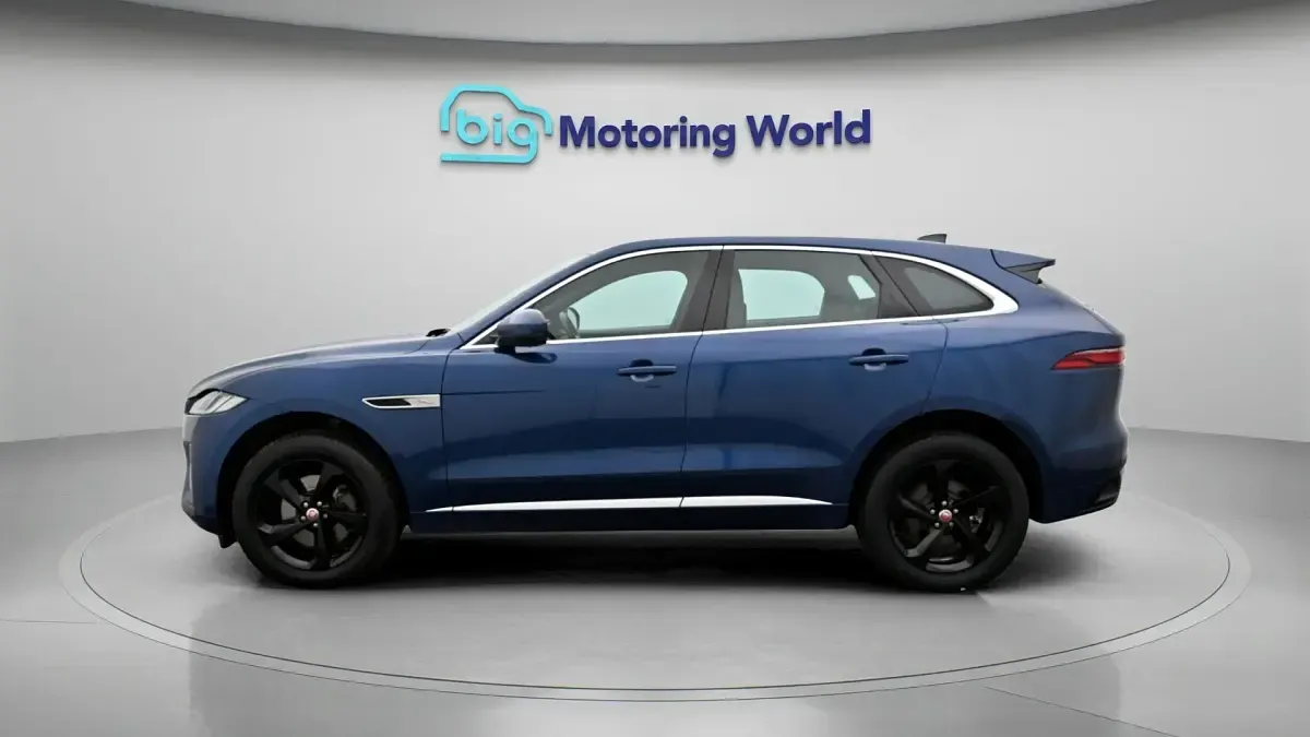 Used Jaguar F-Pace R-Dynamic 204 HP (150 kW) 2022 Blue SUV