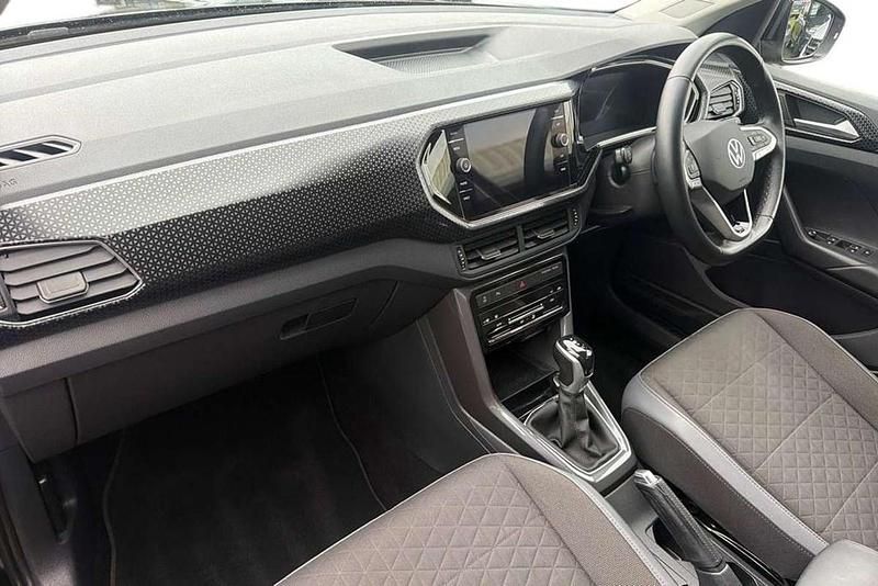 Used VW T-Cross SEL 150 HP (110 kW) 2022 Black SUV