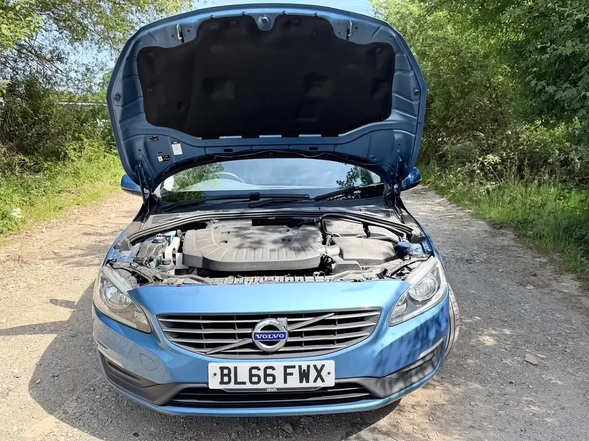 Used Volvo V60 SE 163 HP (119 kW) 2016 Blue Estate