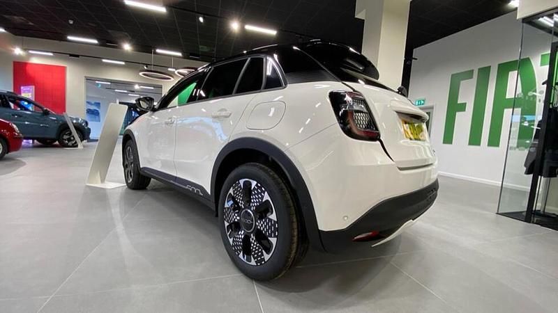 Nowe Fiat 600 La Prima 99 KM (72 kW) 2025 Biały SUV