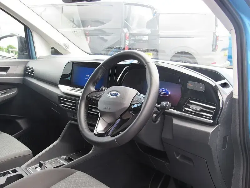 Second-hand Ford Transit Connect Limited 122 CP (89 kW) 2025 Albastru Monovolum