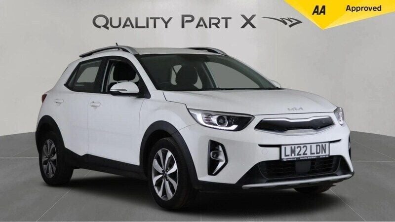 White Used 2022 Kia Stonic 2 SUV | £14,280 (Good price) - Image 1/4