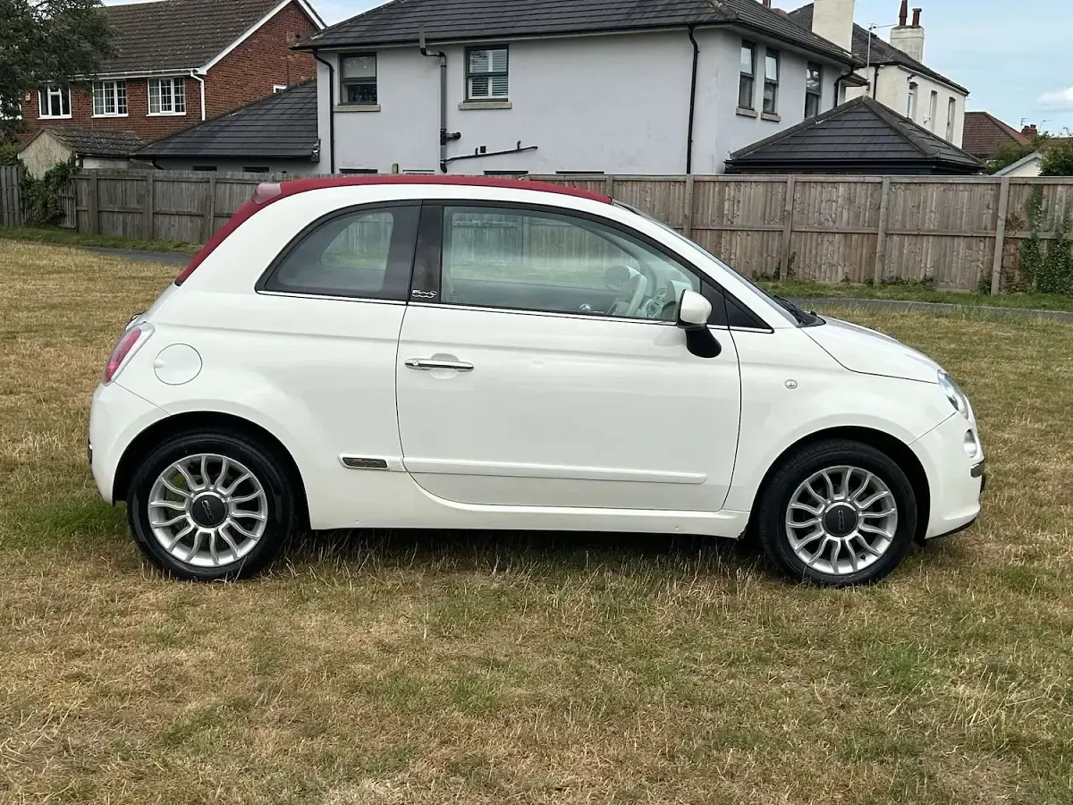 Used Fiat 500 Lounge 69 HP (50 kW) 2012 White Cabriolet