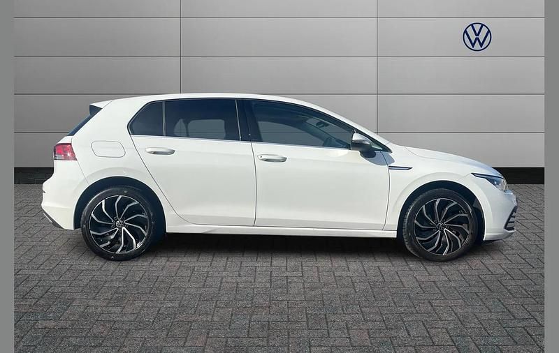 Used VW Golf VIII Edition 130 HP (95 kW) 2023 White Hatchback