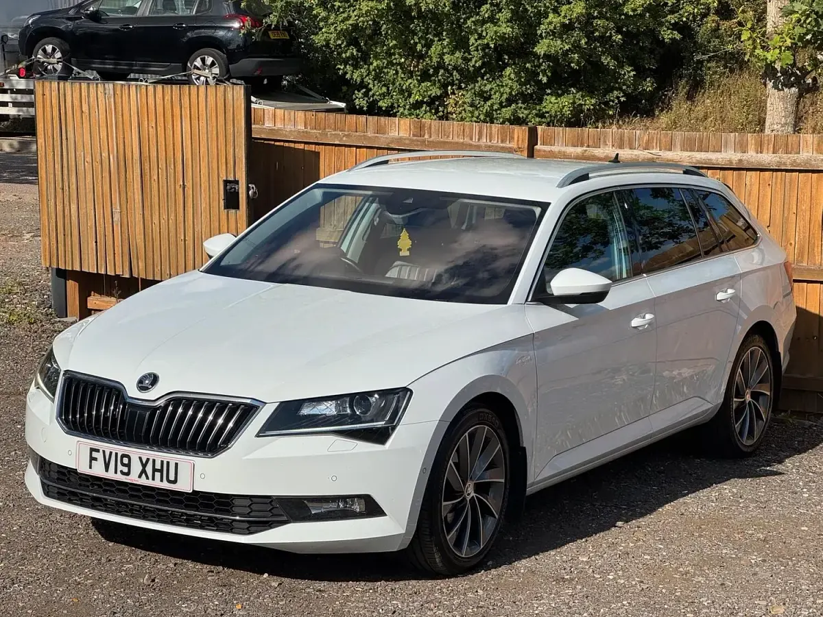 Used Skoda Superb 2019 White Estate