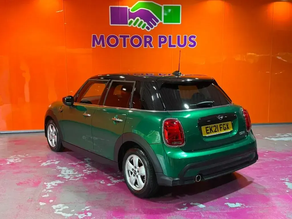 Used Mini Cooper Classic 136 HP (100 kW) 2021 Green Hatchback
