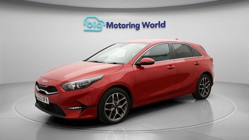 Used Kia Ceed 2022 Red Hatchback