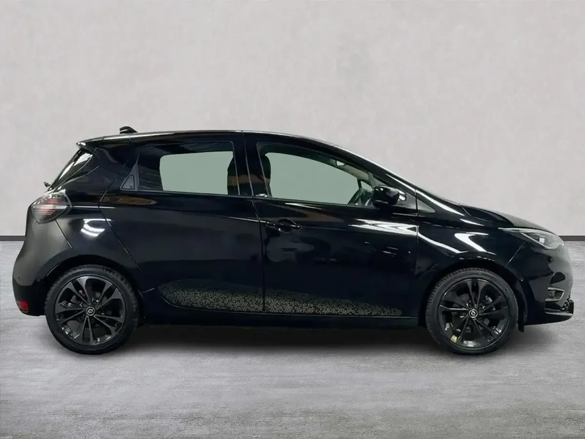 Used Renault Zoe Iconic 100 kW (136 HP) 2022 Black Hatchback