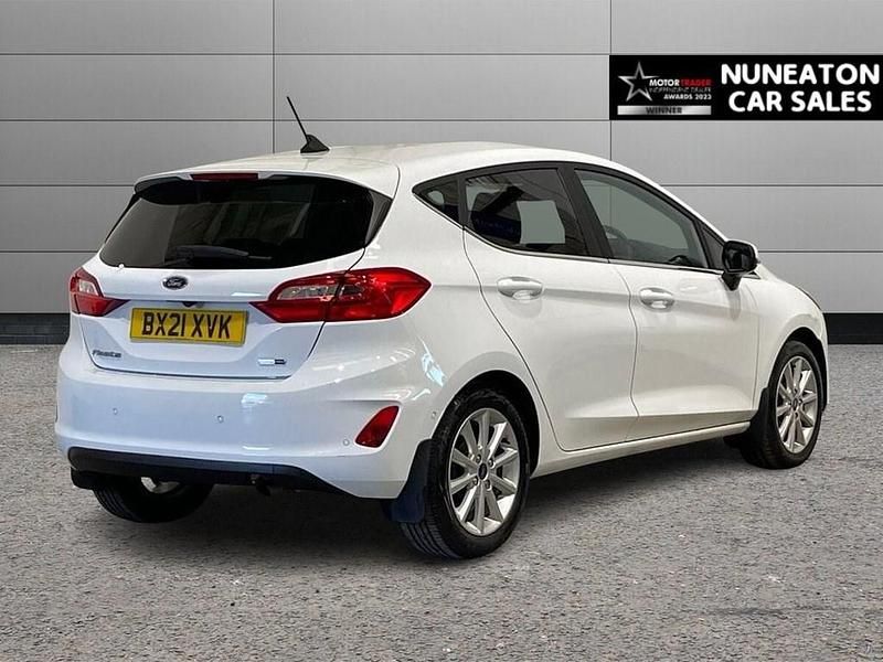 Used Ford Fiesta Titanium 125 HP (91 kW) 2021 White Hatchback
