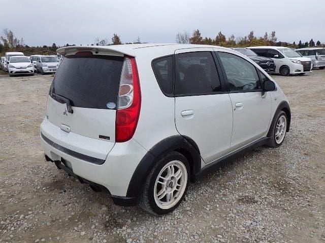 Used Mitsubishi Colt Edition 2006 White Hatchback