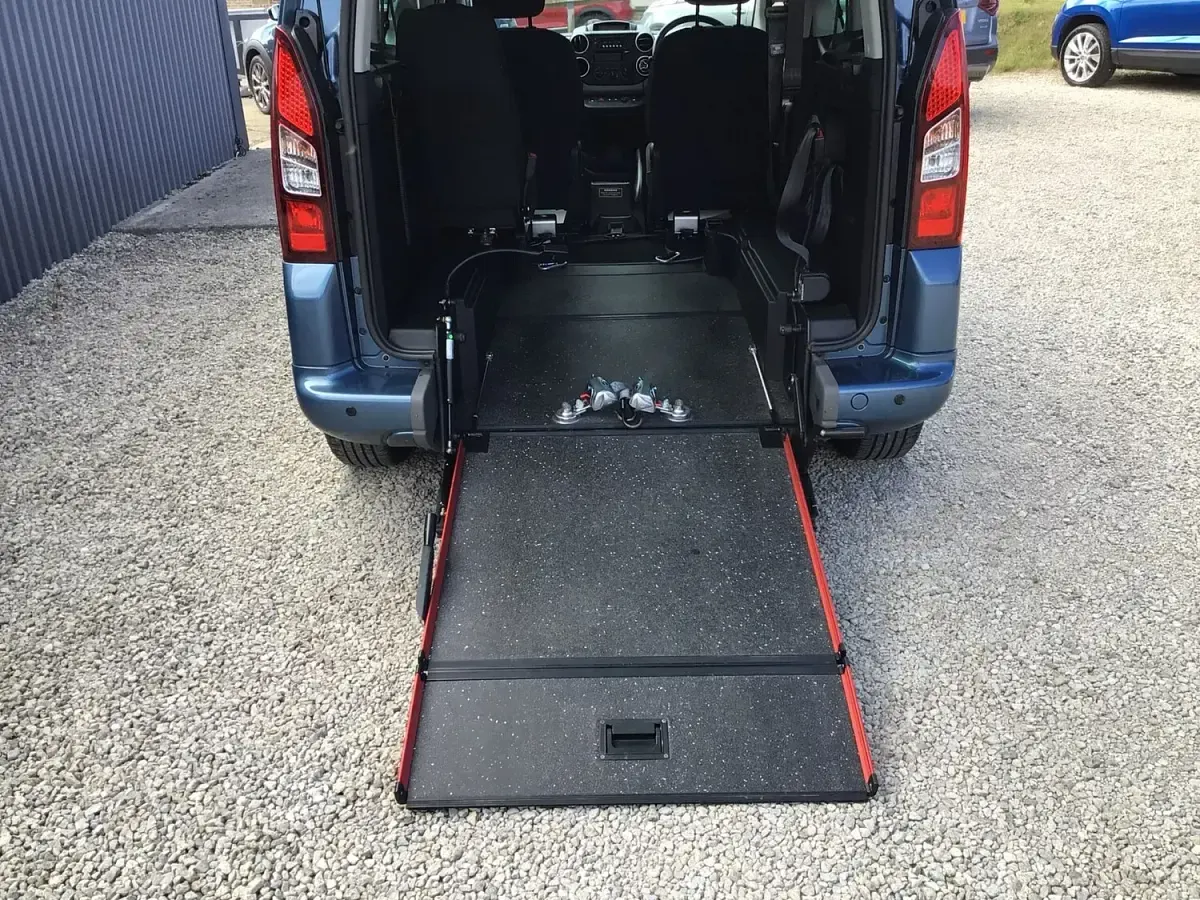 Used Peugeot Partner Tepee Allure 2017 Blue MPV